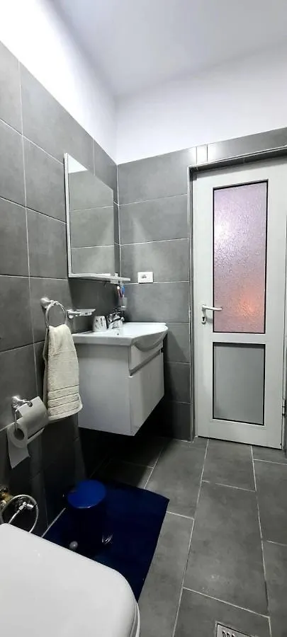 טיראנה F&M Apartment