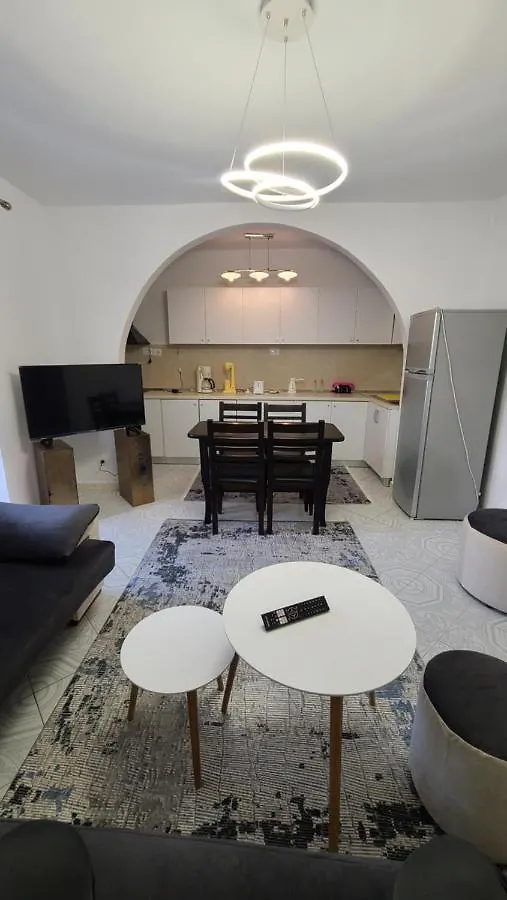 טיראנה F&M Apartment 0*,  אלבניה